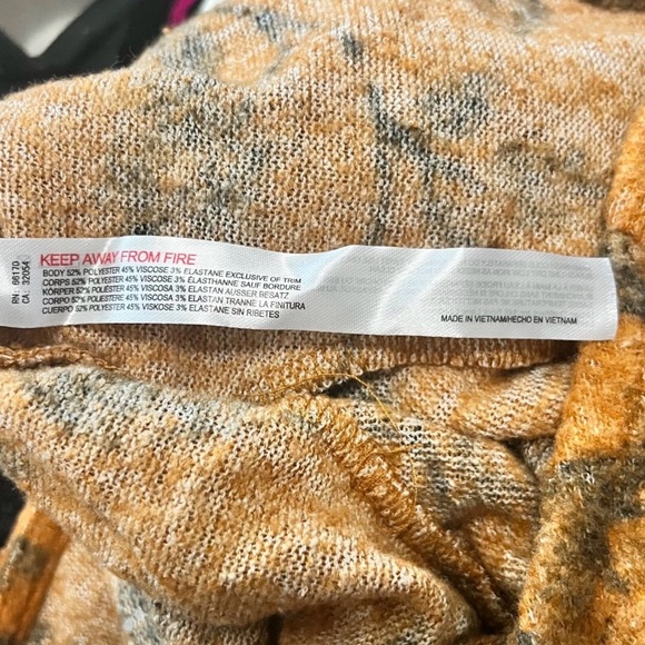 Urban Outfitters Mustard Floral Pajama Set - Picture 7 of 10